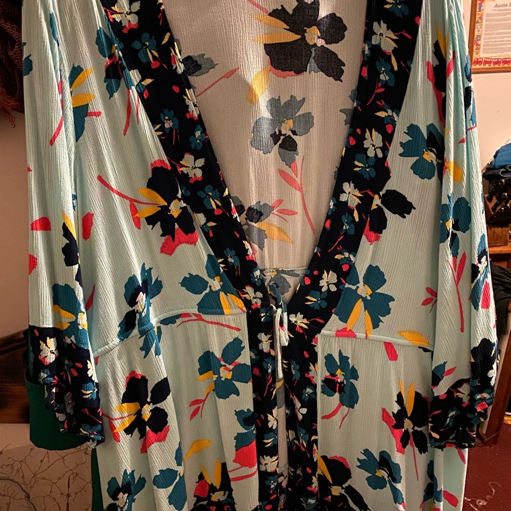 Lane Bryant Over Piece Kimono w/ Drawstring Waist.  Like New 26/28